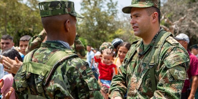 Jóvenes huilenses juraron defender la patria