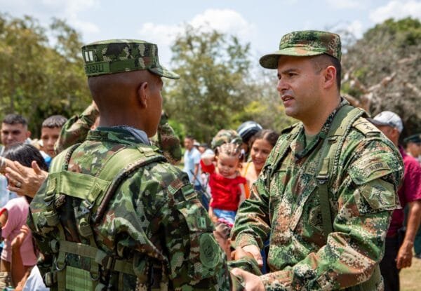 Jóvenes huilenses juraron defender la patria