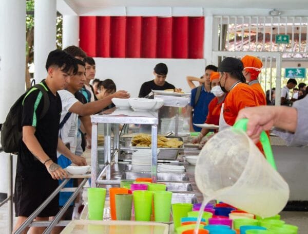 USCO implementa nueva tecnología para acceder al servicio de restaurante