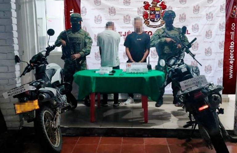 Ejército recuperó a dos menores y capturó a dos hombres cuando realizaban retén ilegal