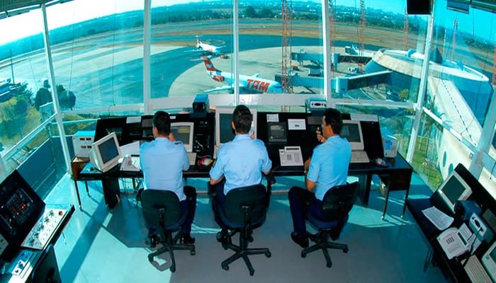 Congreso busca garantías y estabilidad para los controladores aéreos