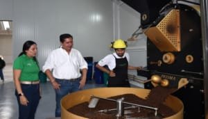 Gobernación del Huila revisa avances de proyectos en pro de la caficultura del centro del departamento