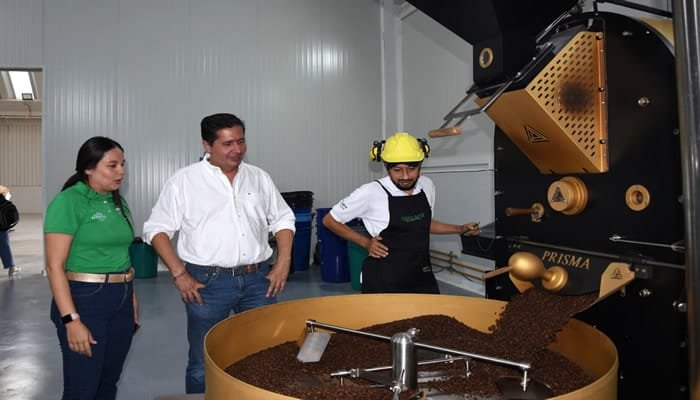 Gobernación del Huila revisa avances de proyectos en pro de la caficultura del centro del departamento