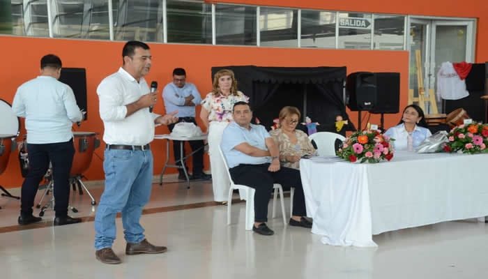 Gobierno Departamental entregó dotaciones artísticas a los 37 municipios