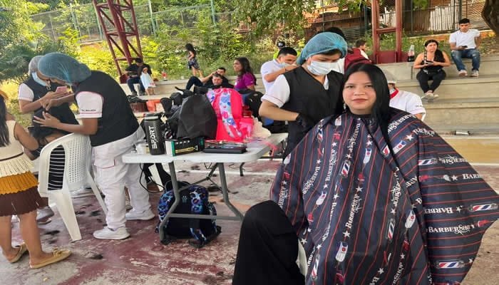 Mujeres de la comuna Ocho se beneficiaron de brigada de salud y oferta de servicios