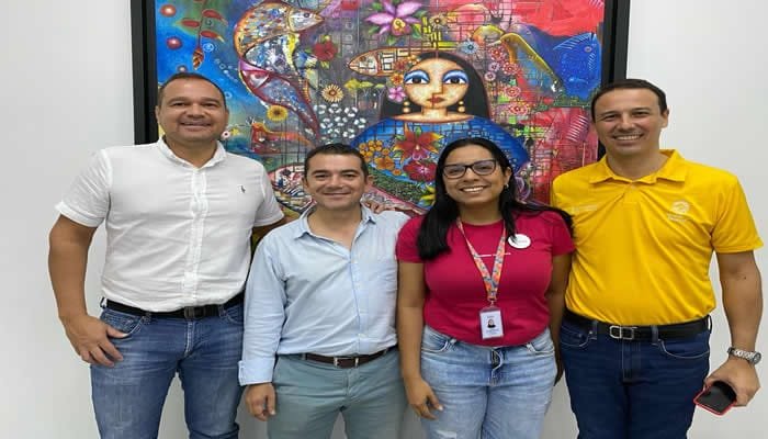 Mujeres huilenses podrán asegurar sus proyectos productivos en caso de desastres naturales