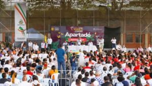 Negociación jurídica del Clan del Golfo con la Fiscalía para acabar negocios ilícitos, plantea Petro