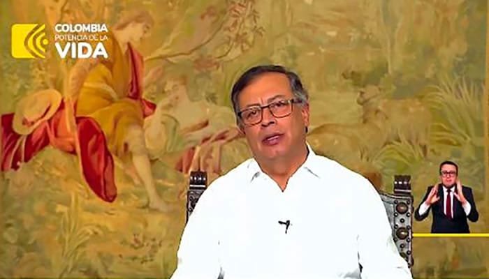 Presidente Petro pide investigar la intervención policial en las marchas del #8M en Bogotá