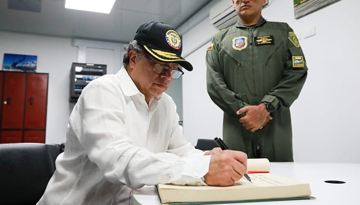 Presidente Petro suspende cese al fuego y ordena reanudación de operaciones militares contra el Estado Mayor Central de las Farc