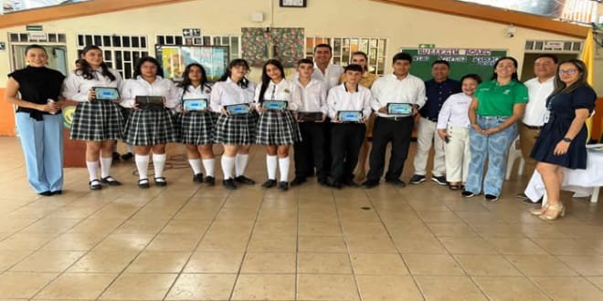 Aprender jugando: cerca de 60 tablets fueron entregadas a instituciones educativas de Neiva