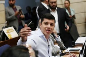 Iniciativa de igualdad sancionatoria para motos y carros a un paso de ser ley de la república