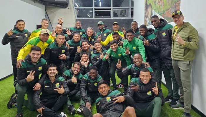 Atlético Huila sigue en el primer lugar de la segunda división