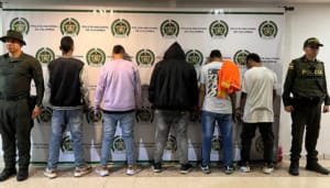 Cinco personas capturadas por intervenir en una riña