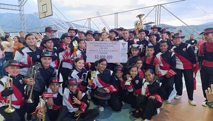 Garzón se impuso en concurso nacional de bandas marciales
