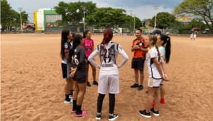 Fútbol playa huilense inicia proceso con las damas
