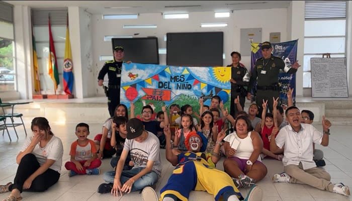 Policía Metropolitana y su jornada especial a los niños de la Comuna 10