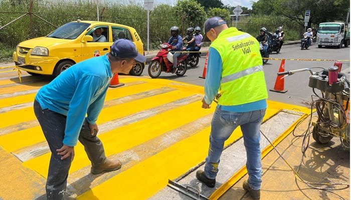 Se actualiza la señalización en las calles de Neiva
