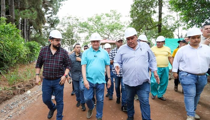 Gobernador supervisó obras del cruce Íquira – Yaguará