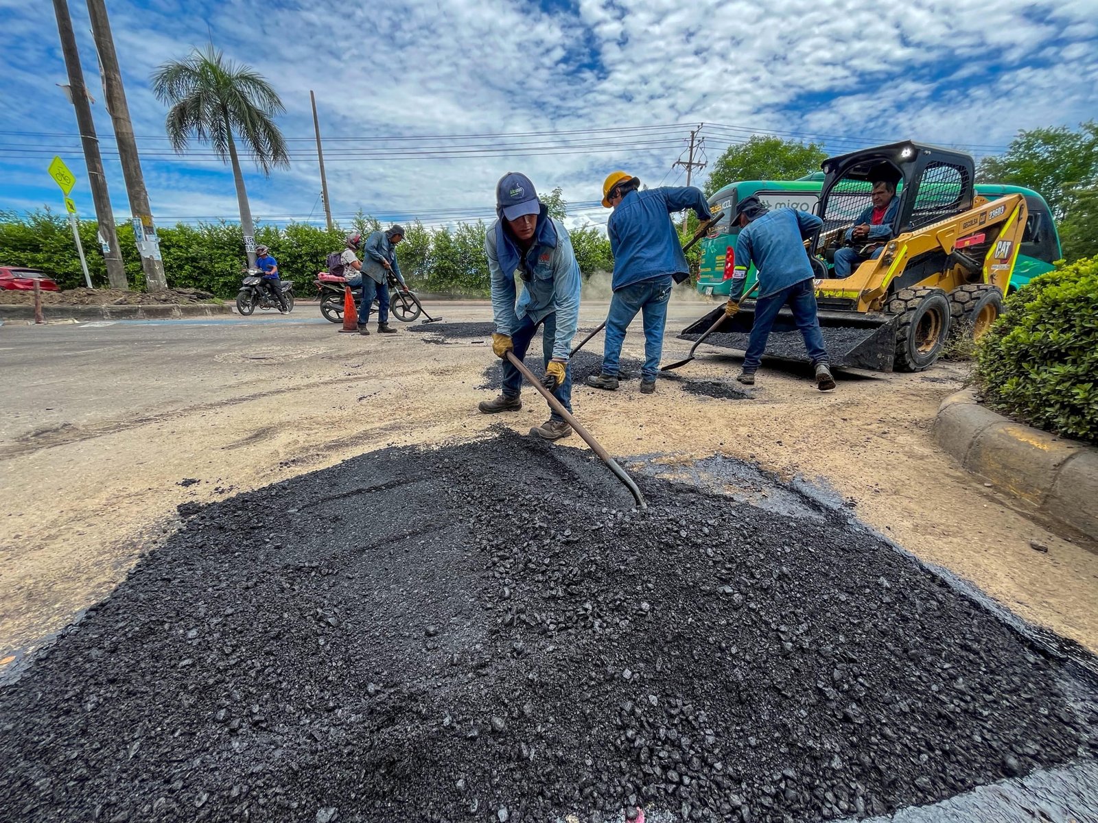 Siguen los trabajos de repacheo en Neiva
