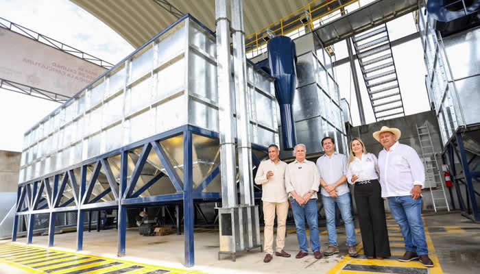 Entregados recursos tecnológicos para el sector cafetero