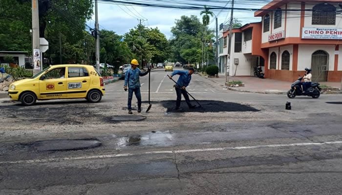 Trabajos de reparación vial en la Calle 21