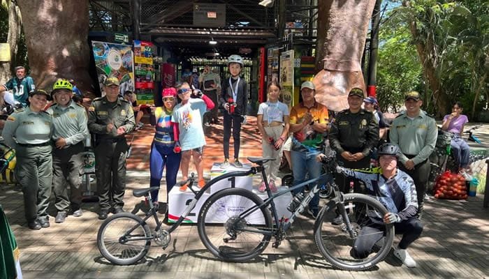 Policía Nacional celebra el Día Mundial de la Bicicleta