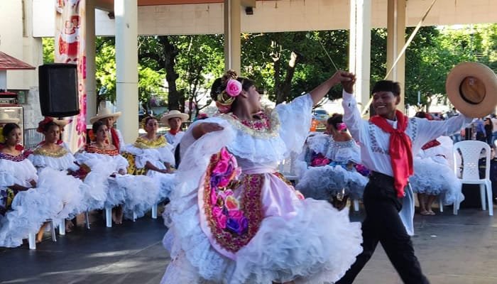 Cumplido encuentro juvenil del sanjuanero y bambuco tradicional