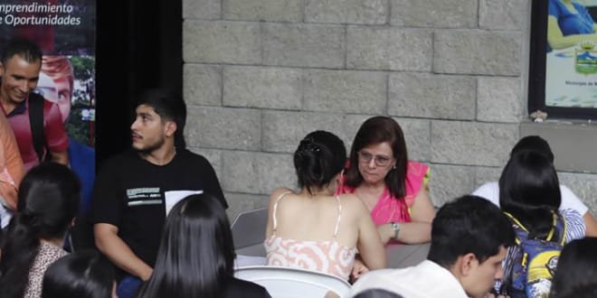 Efectuada microrueda laboral en Neiva