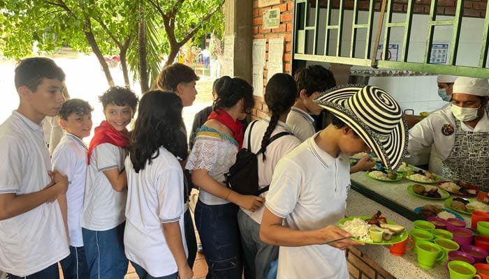 Sabor a San Pedro en el menú escolar de Neiva