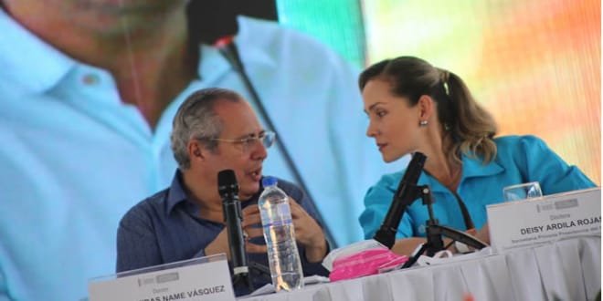 Presidente del Senado sostiene proyecto de regiones autonómicas