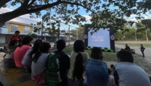 Estrategia Cine al Parque en el barrio Chicalá