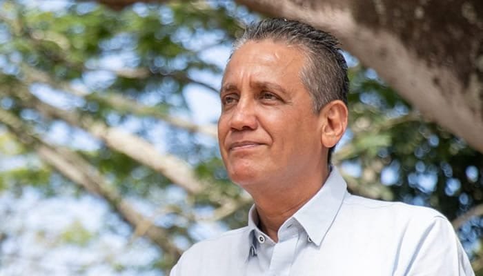 Nueva suspensión a Gorky Muñoz