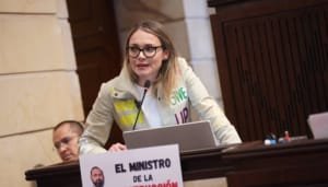 Avanza moción de censura contra el Ministro de Minas