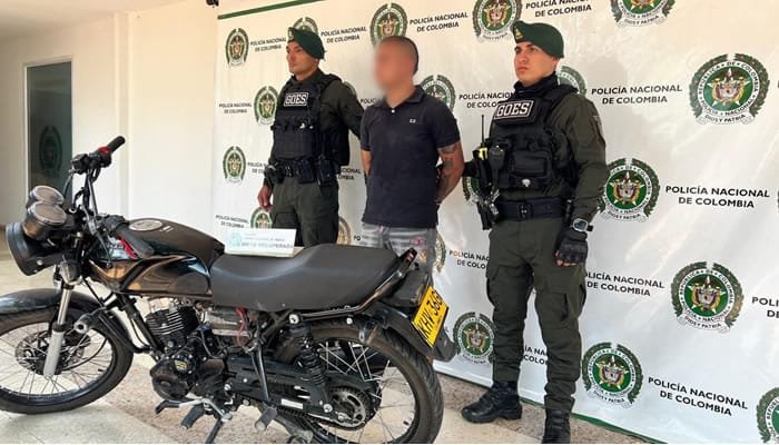 Recuperación express de motocicleta robada, una persona detenida