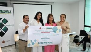 Entrega de recursos para emprendedores huilenses