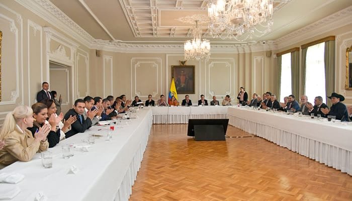 Gobierno y gobernadores acuerdan agilizar obras