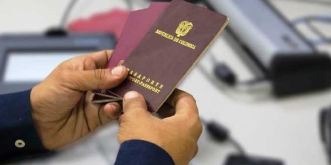 Vuelve la novela de los pasaportes
