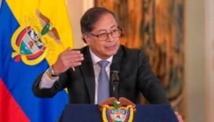 Presidente insiste en salida política a crisis en Venezuela