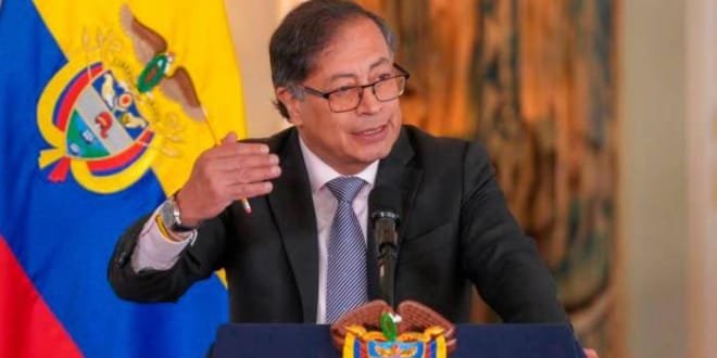 Presidente insiste en salida política a crisis en Venezuela