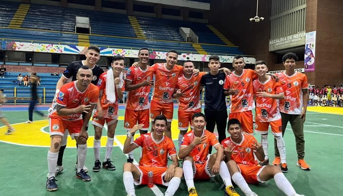 Utrahuilca camina invicto en el campeonato de fútbol sala