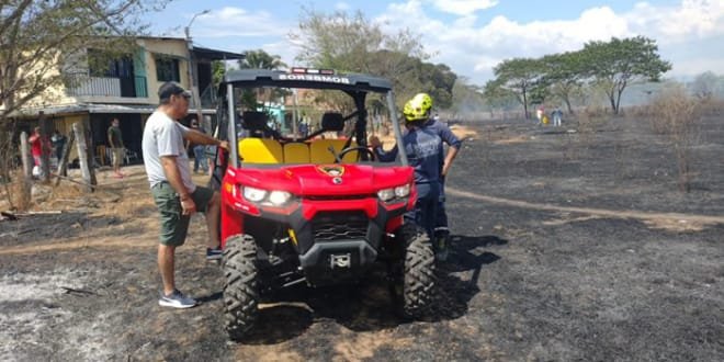 Controlado incendio en Villa Laurel