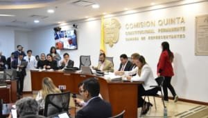 Representantes preocupados por el sector lechero