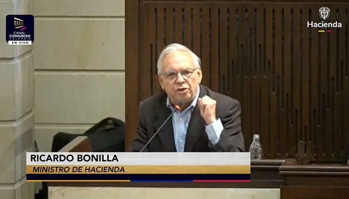 Presupuesto general se aprueba por decreto
