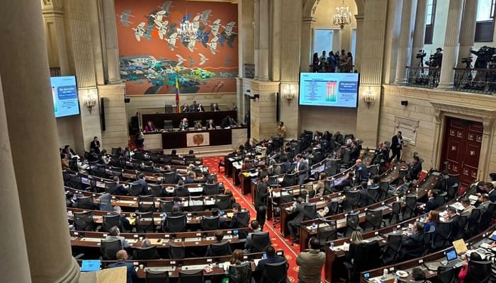 Adelante proyecto de cambio de partidos en el Congreso