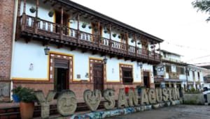 Caravana turística con emprendimiento a bordo