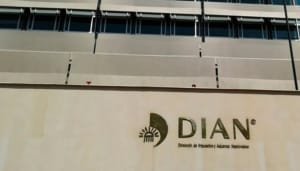 Pidieron la cara de renuncia al director de la DIAN