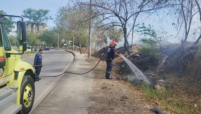 Bomberos siguen atendiendo emergencias en Neiva