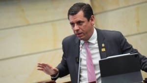 Proyecto parta evitar el cobro de reinstalación en teléfono, internet y televisión