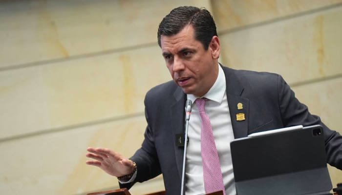 Proyecto parta evitar el cobro de reinstalación en teléfono, internet y televisión