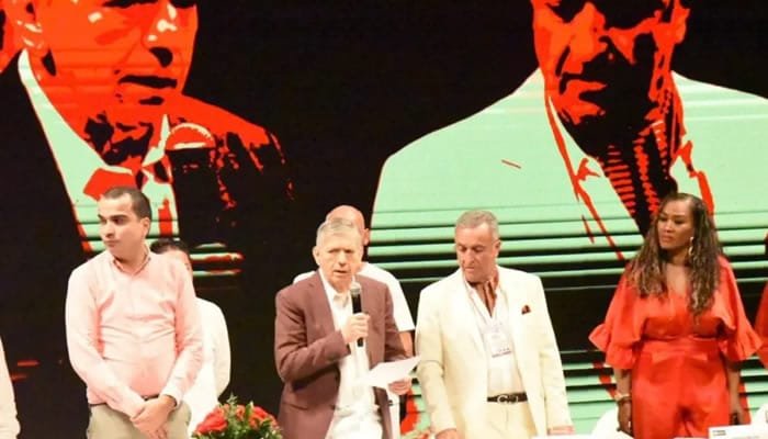 César Gaviria seguirá mandando en el Partido Liberal